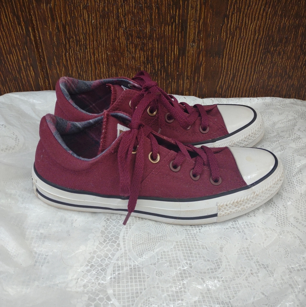 Kids' Chuck Taylor All Star Madison Low Top Sneaker Burgundy Size 6